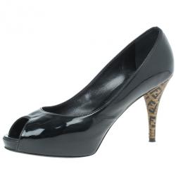 مملوكة مسبقًا Fendi Black Patent Leather Zucca Print Heel Peep Toe Pumps Size 38.5