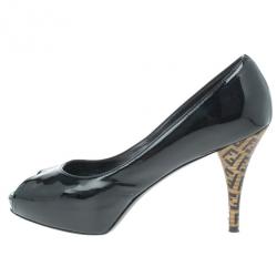 مملوكة مسبقًا Fendi Black Patent Leather Zucca Print Heel Peep Toe Pumps Size 38.5