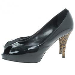 مملوكة مسبقًا Fendi Black Patent Leather Zucca Print Heel Peep Toe Pumps Size 38.5
