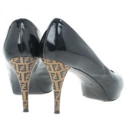 مملوكة مسبقًا Fendi Black Patent Leather Zucca Print Heel Peep Toe Pumps Size 38.5