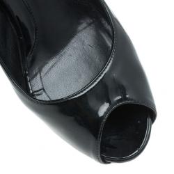 مملوكة مسبقًا Fendi Black Patent Leather Zucca Print Heel Peep Toe Pumps Size 38.5