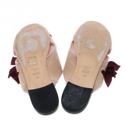 Pre Owned Fendi Beige Knit Fabric with Contrast Bow Cross Strap Peep Toe Flat Slides Size 39