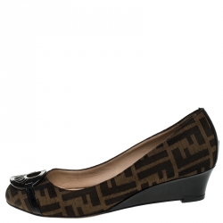 Pre Owned Fendi Brown Zucca Canvas Logo Plate Wedges Pumps Size 39