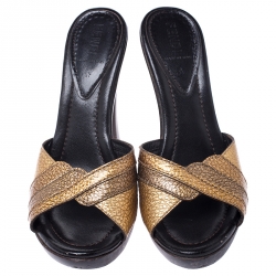 Pre Owned Fendi Gold Textured Leather Open Toe Wooden Platform Slides Size 37.5