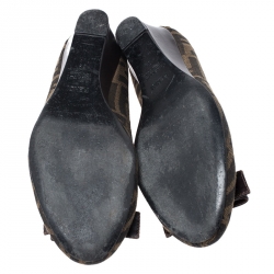 Pre Owned Fendi Brown Zucca Canvas Monogram Bow Round Toe Wedges Pumps Size 39