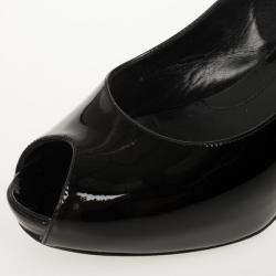 مملوكة مسبقًا Fendi Black Patent Leather Zucca Print Heel Peep Toe Pumps Size 38