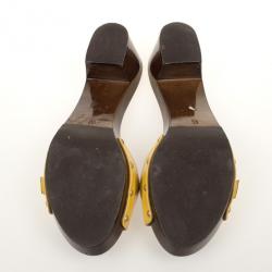 مملوكة مسبقًا Fendi Yellow Patent Leather Wooden Buckle Opera Clogs Size 38
