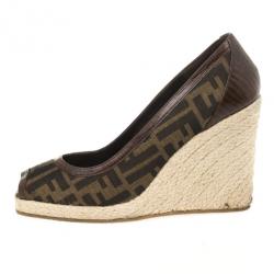 مملوكة مسبقًا Fendi Zucca Canvas Peep Toe Espadrilles Wedges Size 39