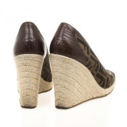 مملوكة مسبقًا Fendi Zucca Canvas Peep Toe Espadrilles Wedges Size 39