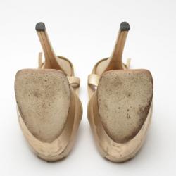 مملوكة مسبقًا Fendi Beige Leather and Satin Sling Back Pumps Size 38