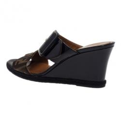 مملوكة مسبقًا Fendi Zucca Patent Demi Wedge Slides Size 38