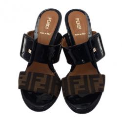 مملوكة مسبقًا Fendi Zucca Patent Demi Wedge Slides Size 38