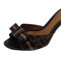 مملوكة مسبقًا Fendi Zucca Canvas Pride and Prejudice Bow Slides Size 38.5