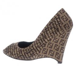 مملوكة مسبقًا حذاء فندي كانفاس بيج زوكينو مقدمة مفتوحة وكعب وتدي مقاس 39