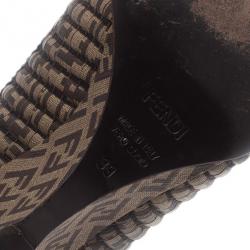 مملوكة مسبقًا حذاء فندي كانفاس بيج زوكينو مقدمة مفتوحة وكعب وتدي مقاس 39