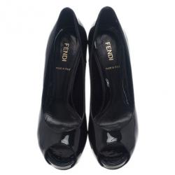 مملوكة مسبقًا حذاء فندي كعب عالي زوكينو أسود لامع بفتحة أمامية للأصبع مقاس 37