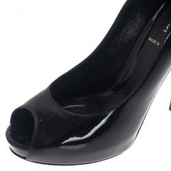 مملوكة مسبقًا حذاء فندي كعب عالي زوكينو أسود لامع بفتحة أمامية للأصبع مقاس 37