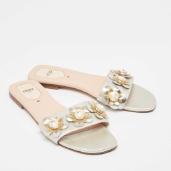 Pre Owned Fendi Silver Leather Flowerland Flat Slides Size 40