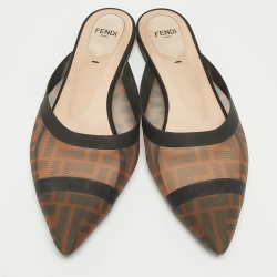 مملوكة مسبقًا Fendi Brown/Black Zucca Mesh and Leather Colibri Flat Mules Size 39.5