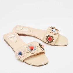 Pre Owned Fendi Beige Patent Leather Flowerland Flat Slides Size 38