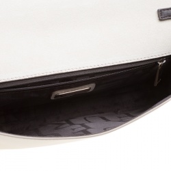 Pre Owned حقيبة كتف فندي جلد ونقش ثعبان بيضاء/ بيج