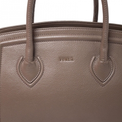 Pre Owned Furla Light Brown Leather Shoulder Bag