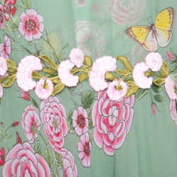 مملوكة مسبقًا Giambattista Valli Fern Green Floral Printed Silk Cape Style Gown L