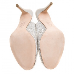 Pre Owned صندل جينا ساتان بيج مزخرف كريستال بحزام للكاحل مقاس 38