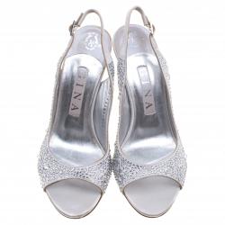 Pre Owned صندل جينا ساتان مرصع بكريستالات فضية كعب مفتوح مقاس 38