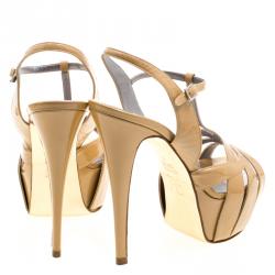 مملوكة مسبقًا صندل جينا جلد بيج لامع سير حرف T نعل سميك مقاس 39