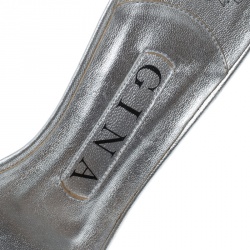 Pre Owned صندل جينا جلد بيج مرصع بكريستالات مقاس 39