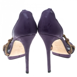 مملوكة مسبقًا صندل جينا نعل سميك سير T مزخرف كريستال جلد بنفسجي مقاس 40.5