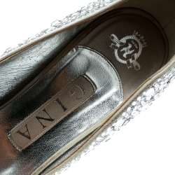 Pre Owned حذاء كعب عالي جينا مقدمة مفتوحة مزخرف كريستال ساتن رمادي فاتح مقاس 37