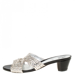 مملوكة مسبقًا صندل جينا مزخرف كريستال مقدمة مفتوحة فضي ميتاليك مقاس 34