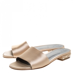 Pre Owned حذاء سلايدز جينا فلات مزخرف كريستال ذهبي ميتالك مقاس 37.5