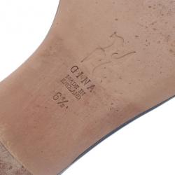 Pre Owned صندل جينا مسطح جلد لامع أزرق مزخرف مقاس 39.5