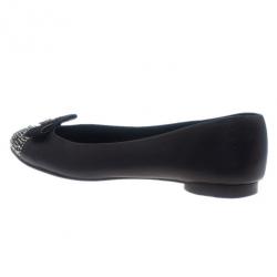 Pre Owned باليرينا جينا مرصعة جلد أسود مقاس 41