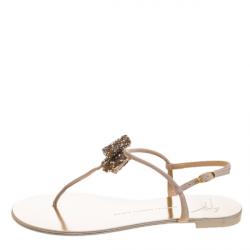 Pre Owned صندل جوسيبي زانوتي بإصبع فلات فيونكة زخرفة كريستال روك سويدي بيج مقاس 40.5