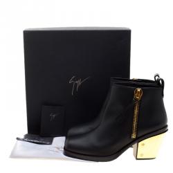 Pre Owned حذاء بوت كاحل جوسيبي زانوتي كعب عريض ذهبي جلد أسود مقاس 40