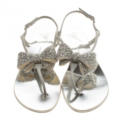Pre Owned Giuseppe Zanotti Grey Suede Rock Crystal Embellished Bow Flat Thong Sandals Size 37.5