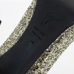 مملوكة مسبقًا Giuseppe Zanotti Gold Glitter Peep Toe Pumps Size 38