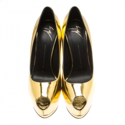 مملوكة مسبقًا حذاء كعب عالي جوسيبي زانوتي نعل سميك مقدمة مفتوحة جلد ذهبي غير لامع ميتالك مقاس 40