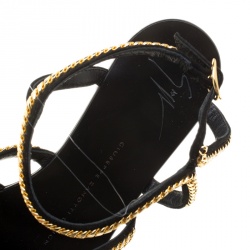 مملوكة مسبقًا صندل فلات جوسيبي زانوتي سويدي أسود سلاسل ذهبية مزينة مقاس 38