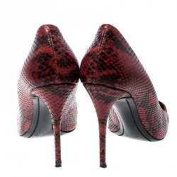 Pre Owned حذاء كعب عالي جوسيبي زانوتي جلد ثعبان أحمر منقوش مقدمة مدببة مقاس 39