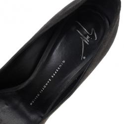 مملوكة مسبقًا Giuseppe Zanotti Black Suede Studded Pumps Size 39.5