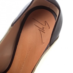 Pre Owned حذاء كعب عالي جوسيبي زانوتي مقدمة مفتوحة جلد عنابي/ ذهبي مقاس 40