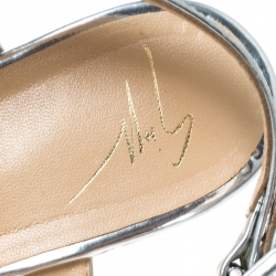 مملوكة مسبقًا Giuseppe Zanotti Silver Leather Wedge Sandals Size 39