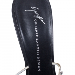 مملوكة مسبقًا Giuseppe Zanotti Black Leather Crystal Embellished T Strap Sandals Size 38.5