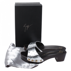 Pre Owned Giuseppe Zanotti Silver Ostrich Embossed Leather Gladis Platform Clogs Size 40