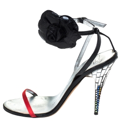 Pre Owned صندل جوسيبي زانوتي بإصبع فلات زهرة زخرفة كريستال جلد وساتان وردي فاتح مقاس 41